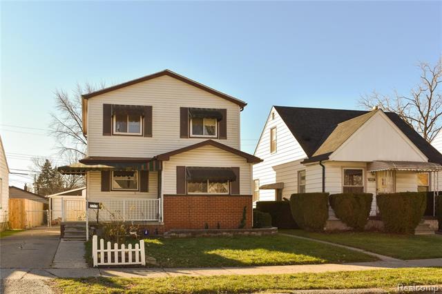 front view picture of 2215 University, Lincoln Park, MI. 48146