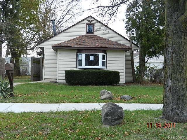 front view picture of 134 E Brickley Ave, Hazel Park, MI. 48030