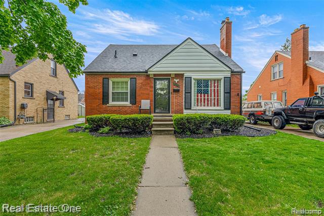 front view picture of 15237 Oceana, Allen Park, MI. 48101