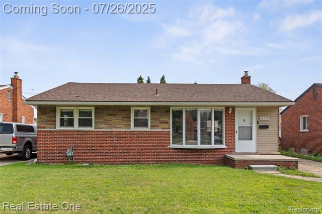 front view picture of 16070 Euclid, Allen Park, MI. 48101