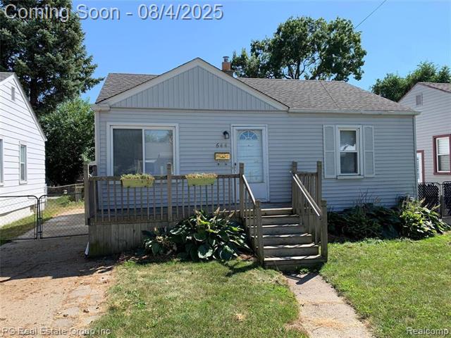front view picture of 644 E Brickley Ave, Hazel Park, MI. 48030