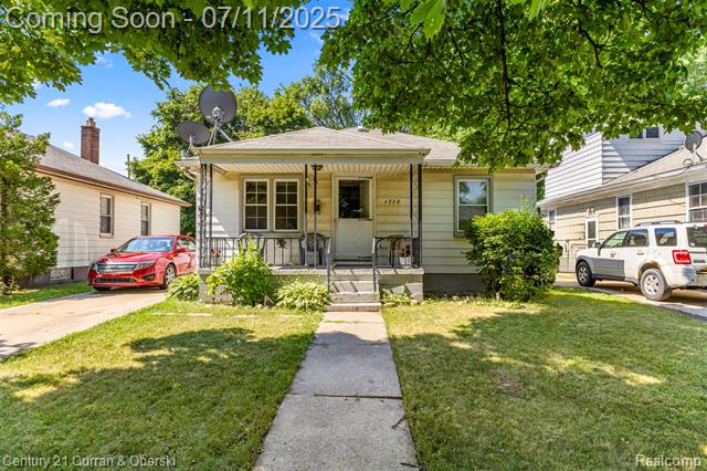 front view picture of 1773 Paris, Lincoln Park, MI. 48146