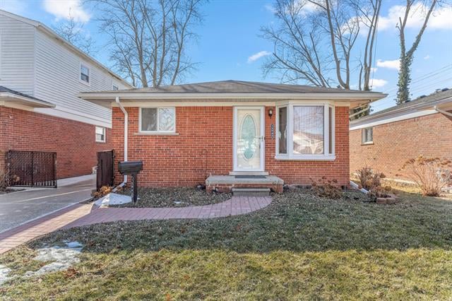 front view picture of 15945 Horger, Allen Park, MI. 48101