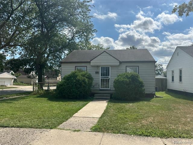 front view picture of 1807 Morris, Lincoln Park, MI. 48146