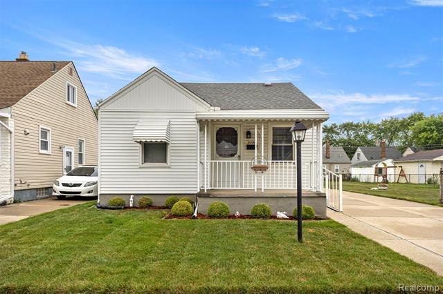 front view picture of 2170 Cicotte, Lincoln Park, MI. 48146