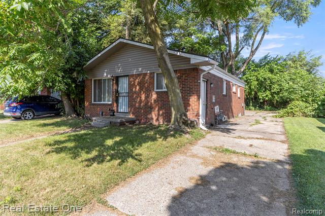 front view picture of 496 Lenoir, River Rouge, MI. 48218