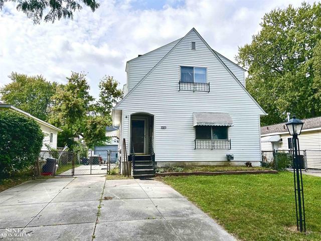 front view picture of 3323 Kenwood St, Ferndale, MI. 48220