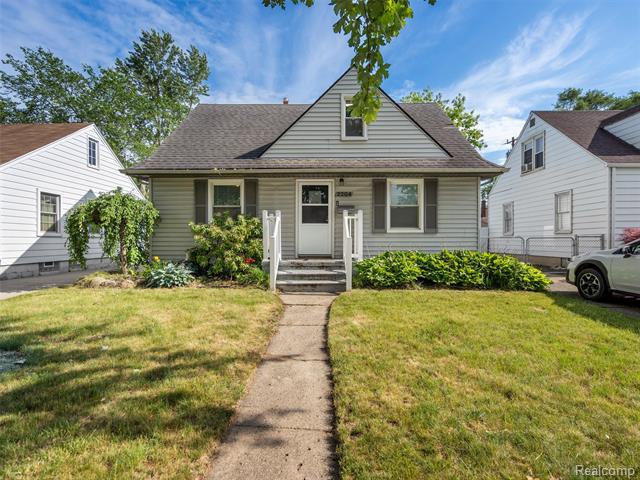 front view picture of 2204 Mahan St, Ferndale, MI. 48220