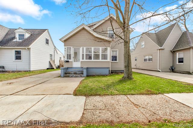 front view picture of 85 W Garfield Ave, Hazel Park, MI. 48030