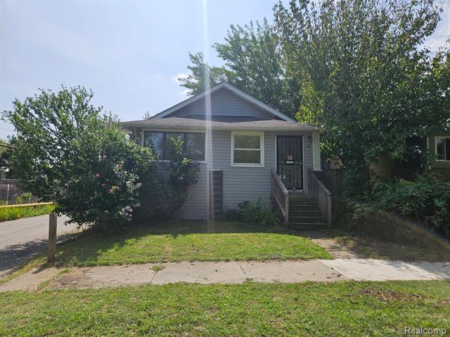 front view picture of 74 E Rockwood, Ecorse, MI. 48229