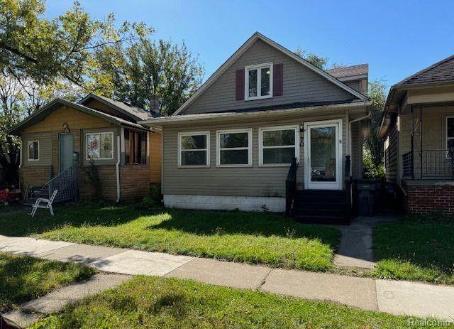 front view picture of 70 E Rockwood, Ecorse, MI. 48229