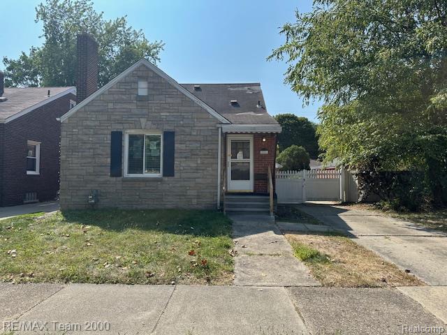front view picture of 15591 Garfield, Allen Park, MI. 48101