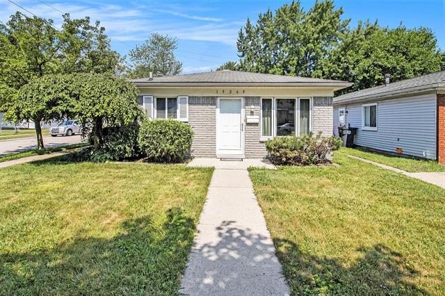 front view picture of 19263 Roger, Melvindale, MI. 48122
