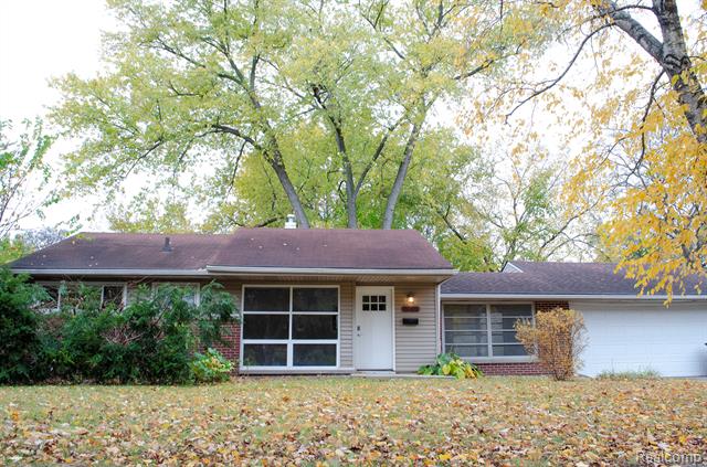 front view picture of 24481 Republic Ave, Oak Park, MI. 48237