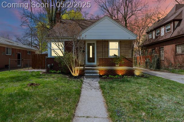 front view picture of 24651 Ridgedale St, Oak Park, MI. 48237