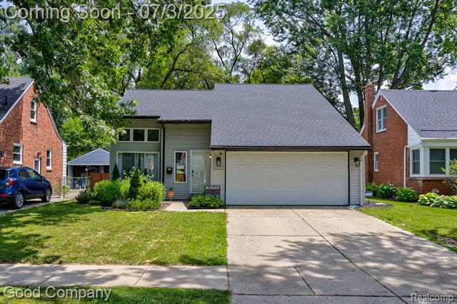 front view picture of 24650 Westhampton St, Oak Park, MI. 48237