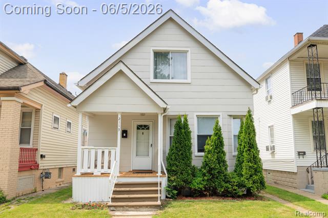 front view picture of 2113 Belmont, Hamtramck, MI. 48212