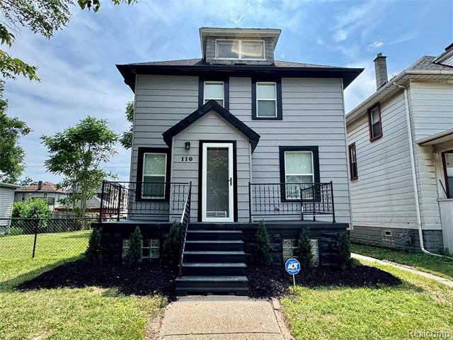 front view picture of 110 Pine, River Rouge, MI. 48218