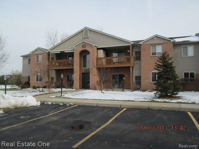 front view picture of 15775 Lakeside Dr, Southgate, MI. 48195