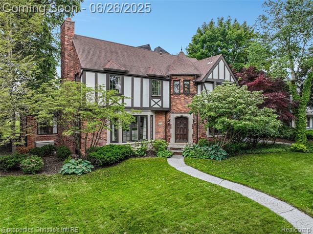 front view picture of 753 Grand Marais, Grosse Pointe, MI. 48230