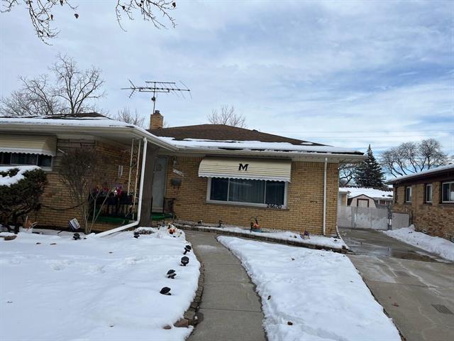front view picture of 24670 Church St, Oak Park, MI. 48237