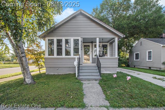 front view picture of 3064 Inman St, Ferndale, MI. 48220
