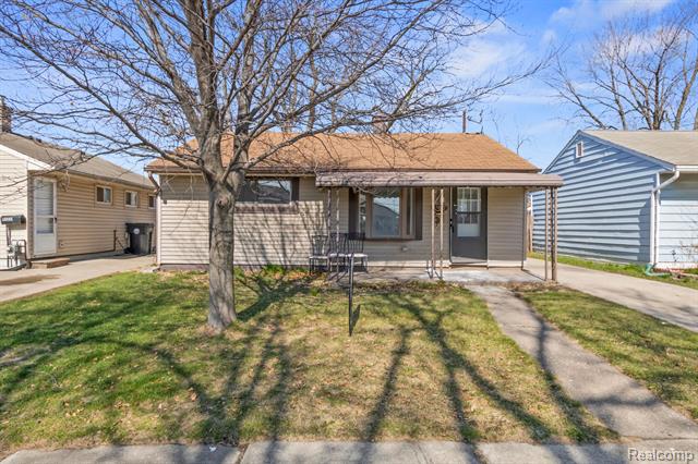 front view picture of 17607 Flora, Melvindale, MI. 48122