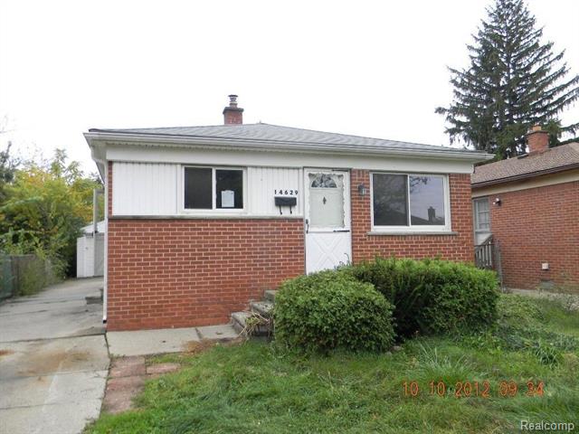 front view picture of 14629 University, Allen Park, MI. 48101
