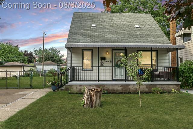 front view picture of 14624 University, Allen Park, MI. 48101