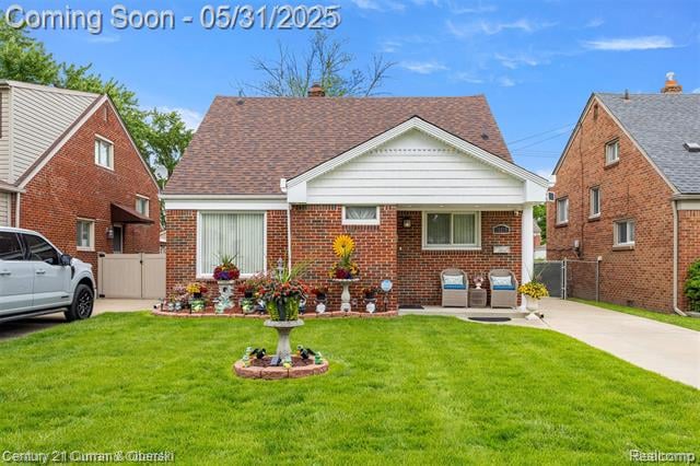 front view picture of 15210 Russell, Allen Park, MI. 48101