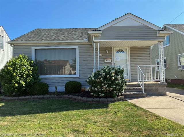 front view picture of 14700 College, Allen Park, MI. 48101