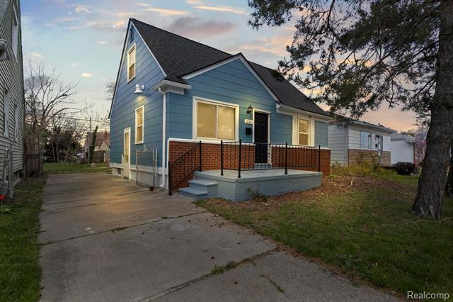 front view picture of 1828 Garfield, Lincoln Park, MI. 48146
