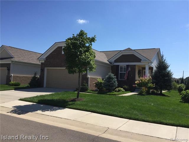 front view picture of 26429 Rock Lake Ct, Flat Rock, MI. 48134