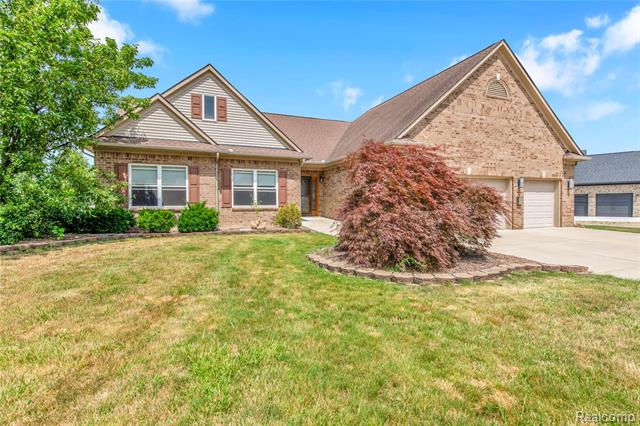 front view picture of 27214 Celtic, Flat Rock, MI. 48134