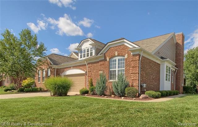 front view picture of 49128 Rainbow Ln, Northville, MI. 48168