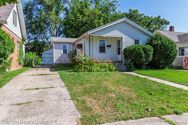 front view picture of 420 W Browning Ave, Hazel Park, MI. 48030