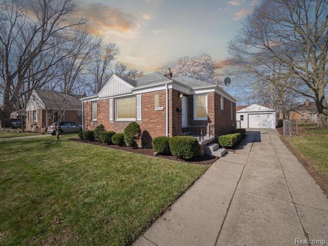 front view picture of 16733 Brady, Redford, MI. 48240