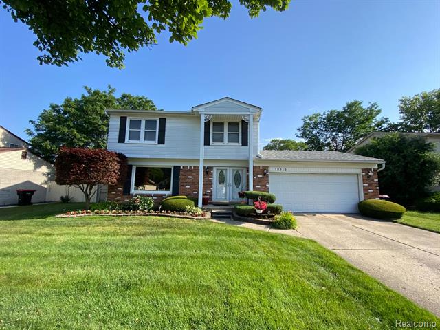 front view picture of 18516 Addison Dr, Southfield, MI. 48075