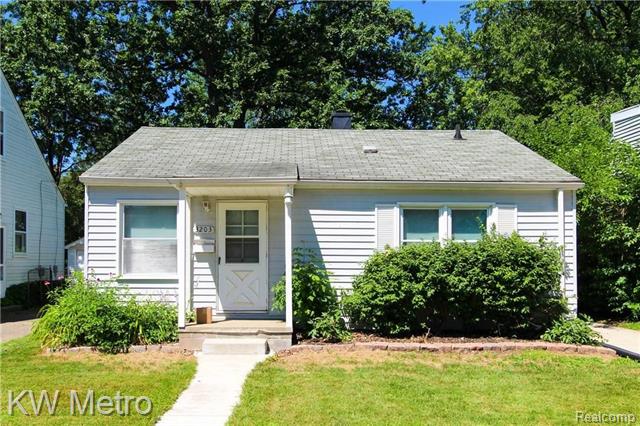 front view picture of 3203 Goodrich St, Ferndale, MI. 48220