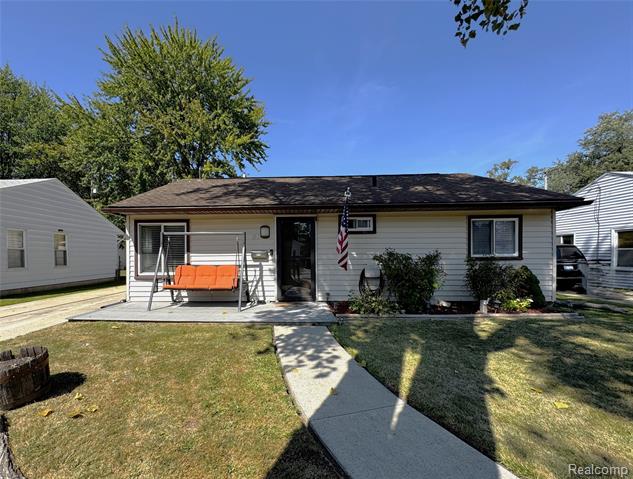 front view picture of 61 E Brickley Ave, Hazel Park, MI. 48030