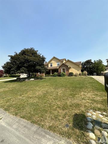 front view picture of 24836 Arden Park Dr, Farmington, MI. 48336