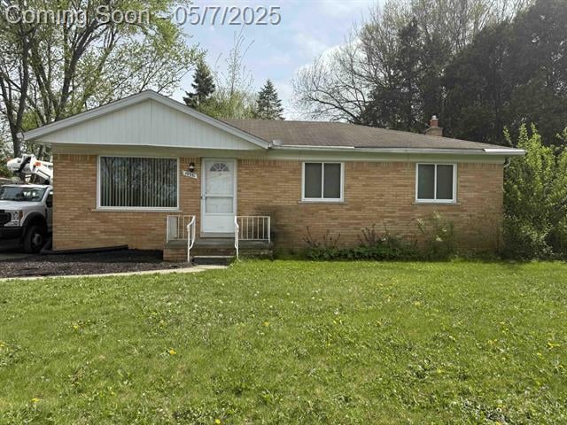 front view picture of 19351 Filmore St, Southfield, MI. 48075