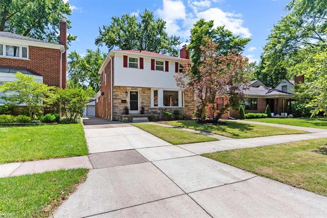 front view picture of 13343 Victoria Ave, Huntington Woods, MI. 48070