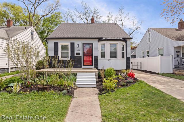 front view picture of 1418 E 10 Mile Rd, Ferndale, MI. 48220