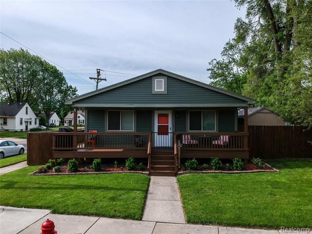 front view picture of 2282 E 10 Mile Rd, Ferndale, MI. 48220