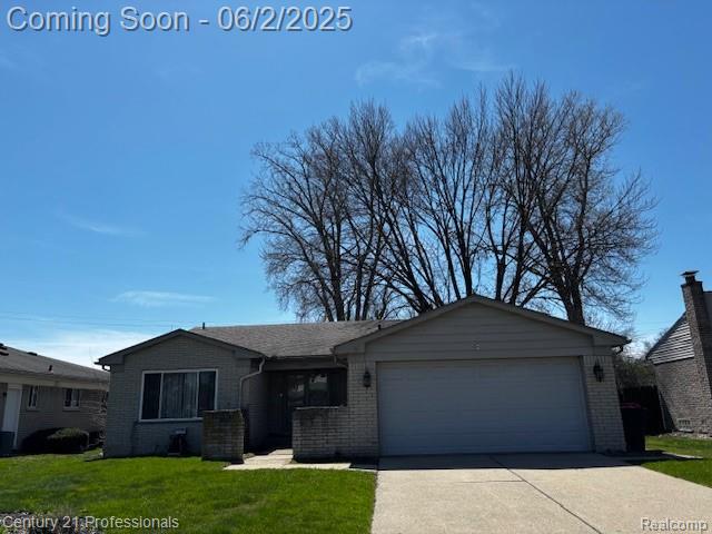 front view picture of 18201 Filmore St, Southfield, MI. 48075