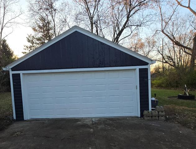 front view picture of 25725 Dunbar St, Southfield, MI. 48033