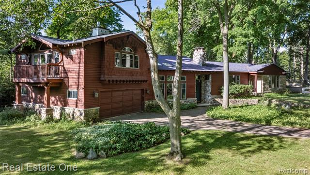 front view picture of 28190 Wildwood Trl, Farmington, MI. 48336