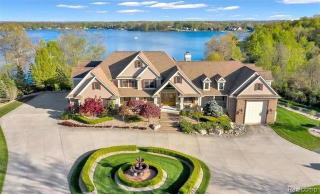front view picture of 4143 Longview Dr, Lapeer, MI. 48446