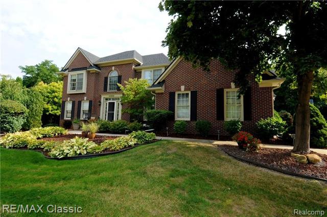 front view picture of 25882 Venetian Ct, Novi, MI. 48374